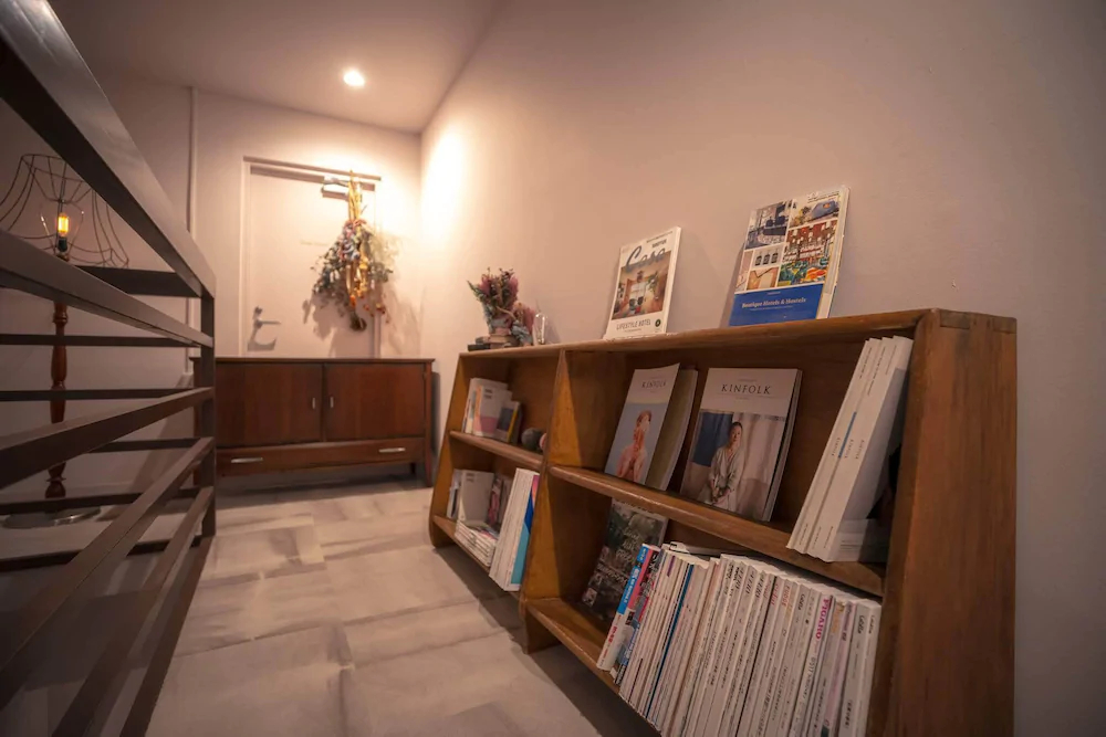 Hotel Trim-Caters To Women