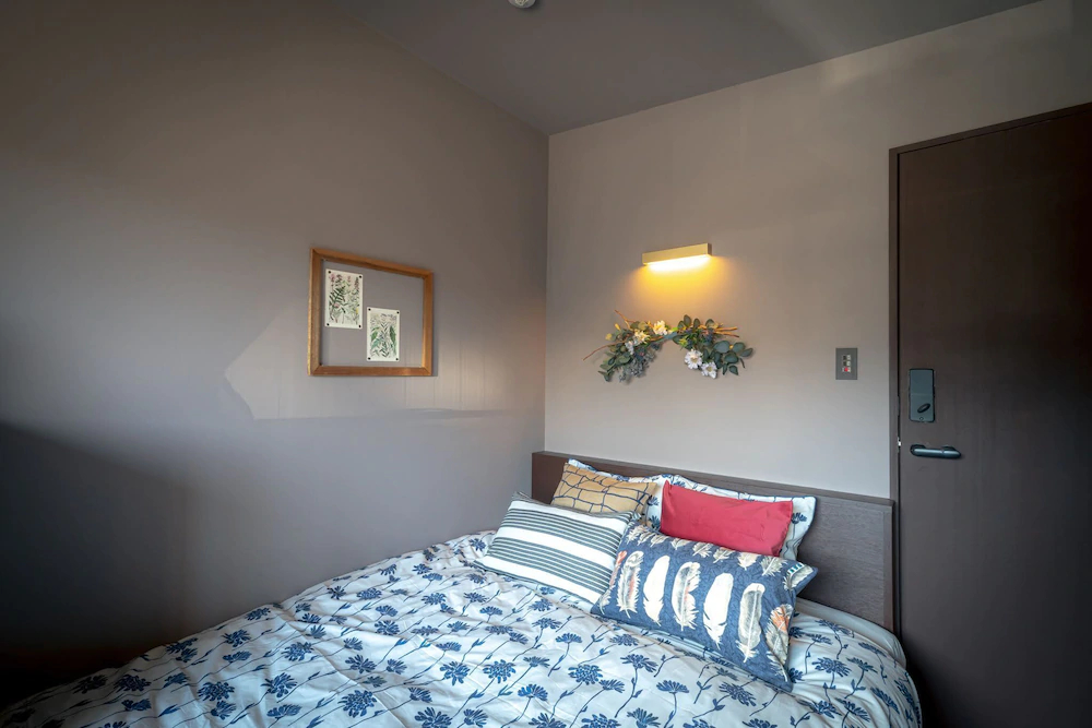 Hotel Trim-Caters To Women