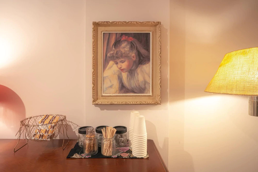 Hotel Trim-Caters To Women