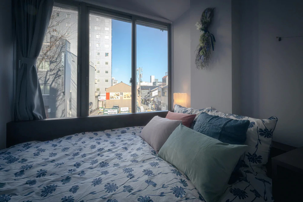 Hotel Trim-Caters To Women