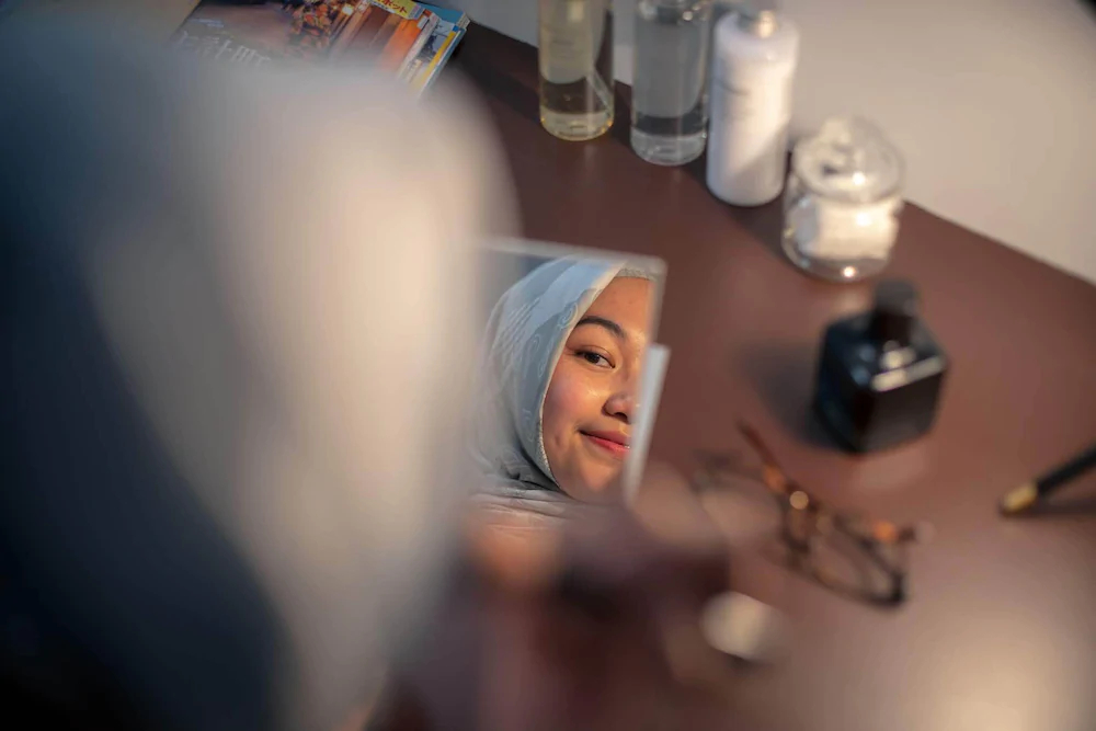 Hotel Trim-Caters To Women