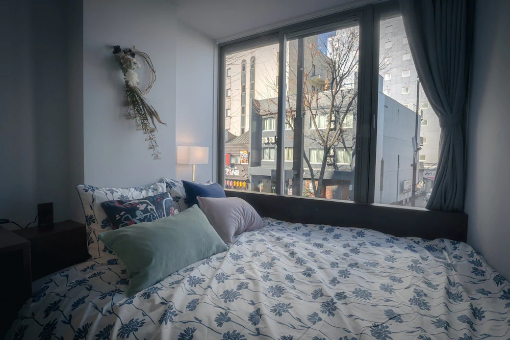 Hotel Trim-Caters To Women