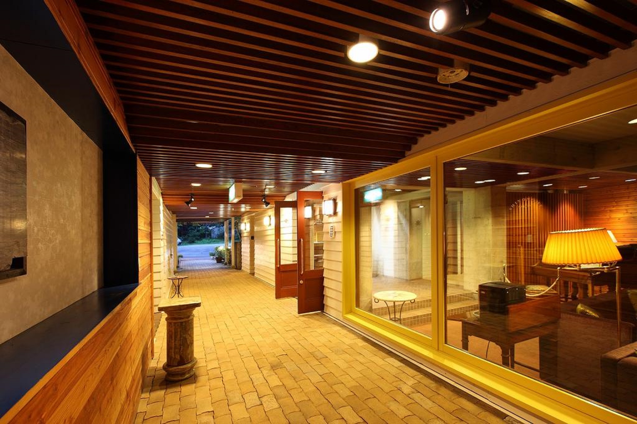 Kyu Karuizawa Hotel Shinonome Salon