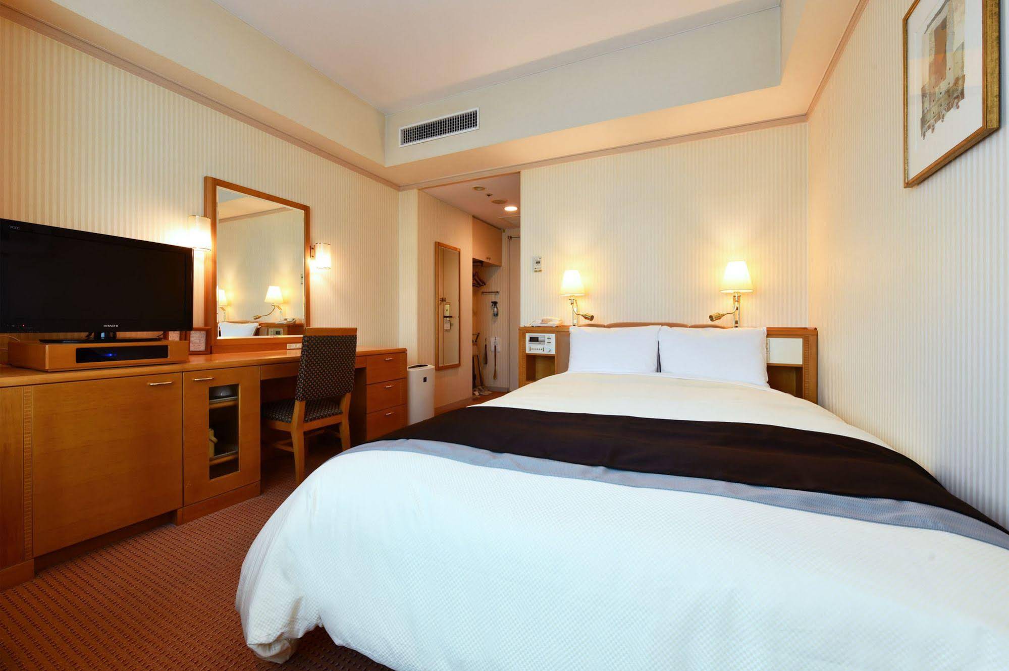 The Crest Hotel Kashiwa