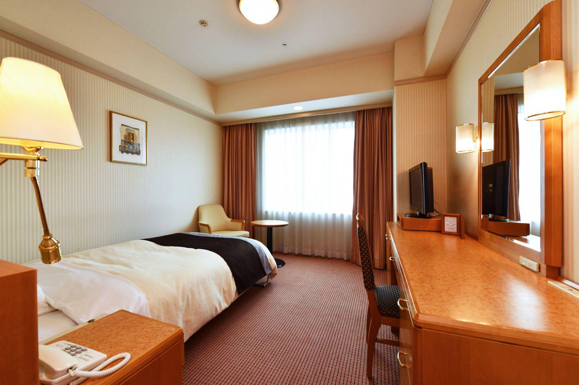 The Crest Hotel Kashiwa