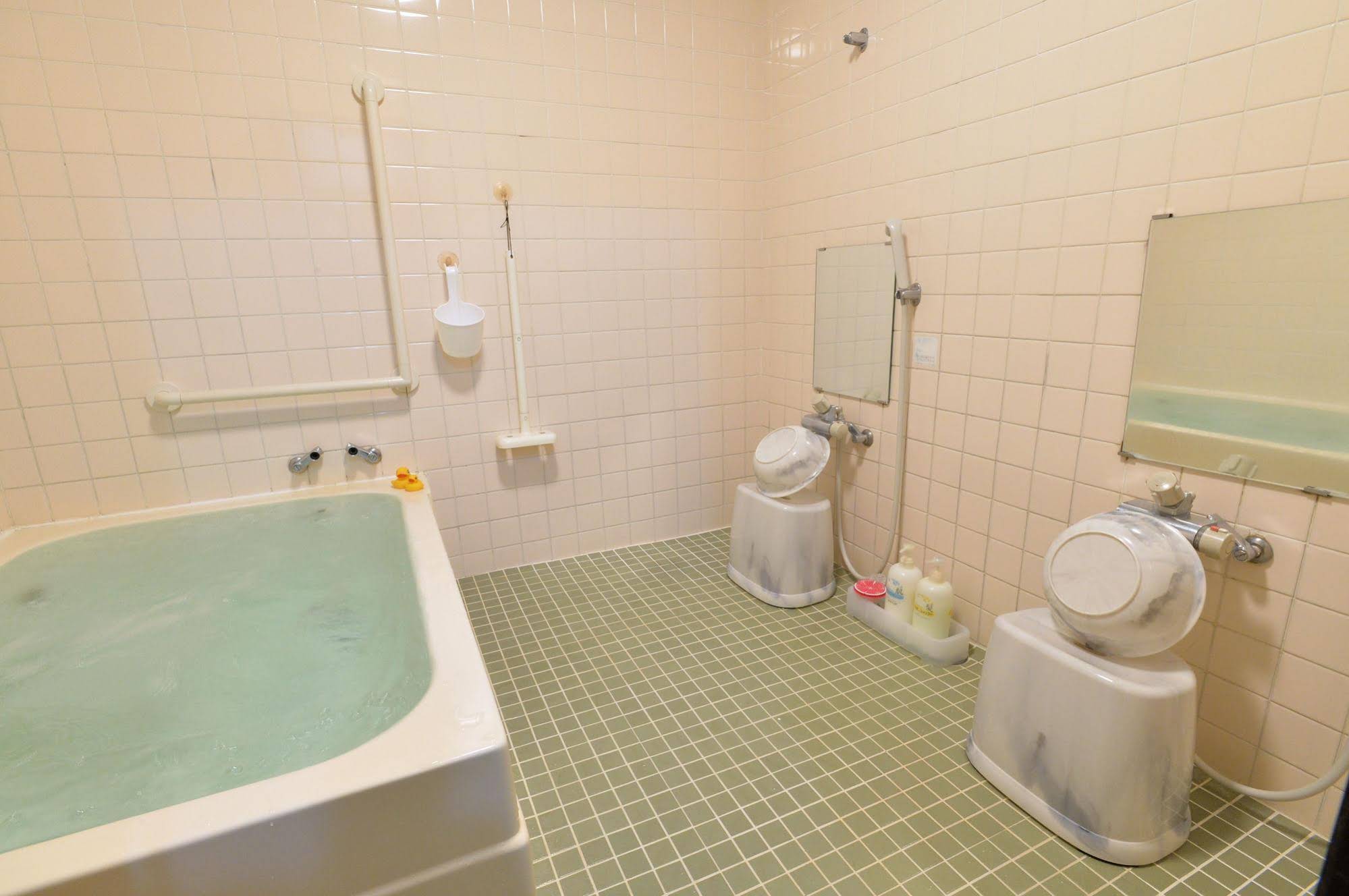 Bussiness Hotel BL Kuwana