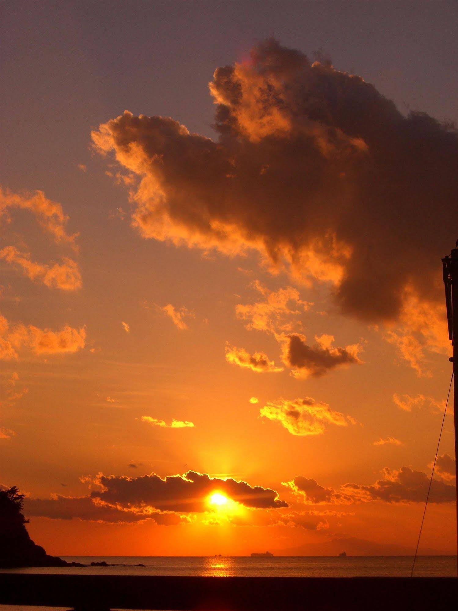 Sunset Breeze Hota