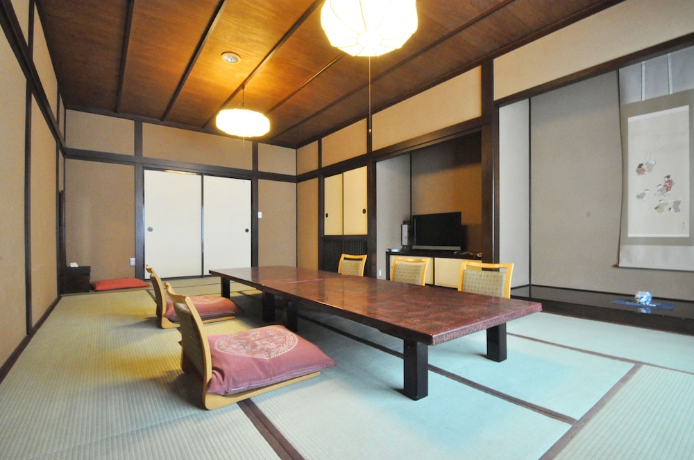Higashiishikawa Ryokan