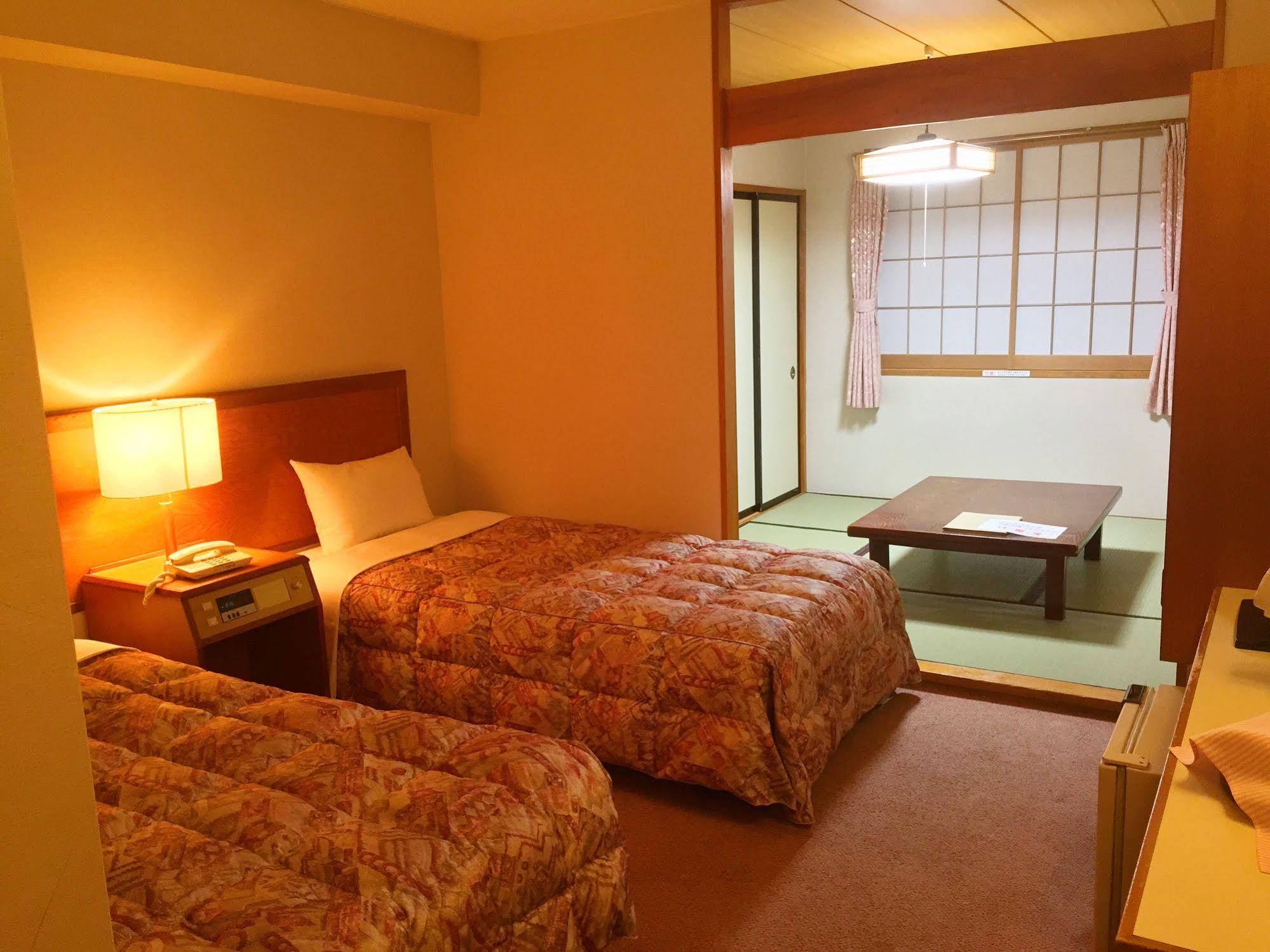 Akakura Hotel & Annex