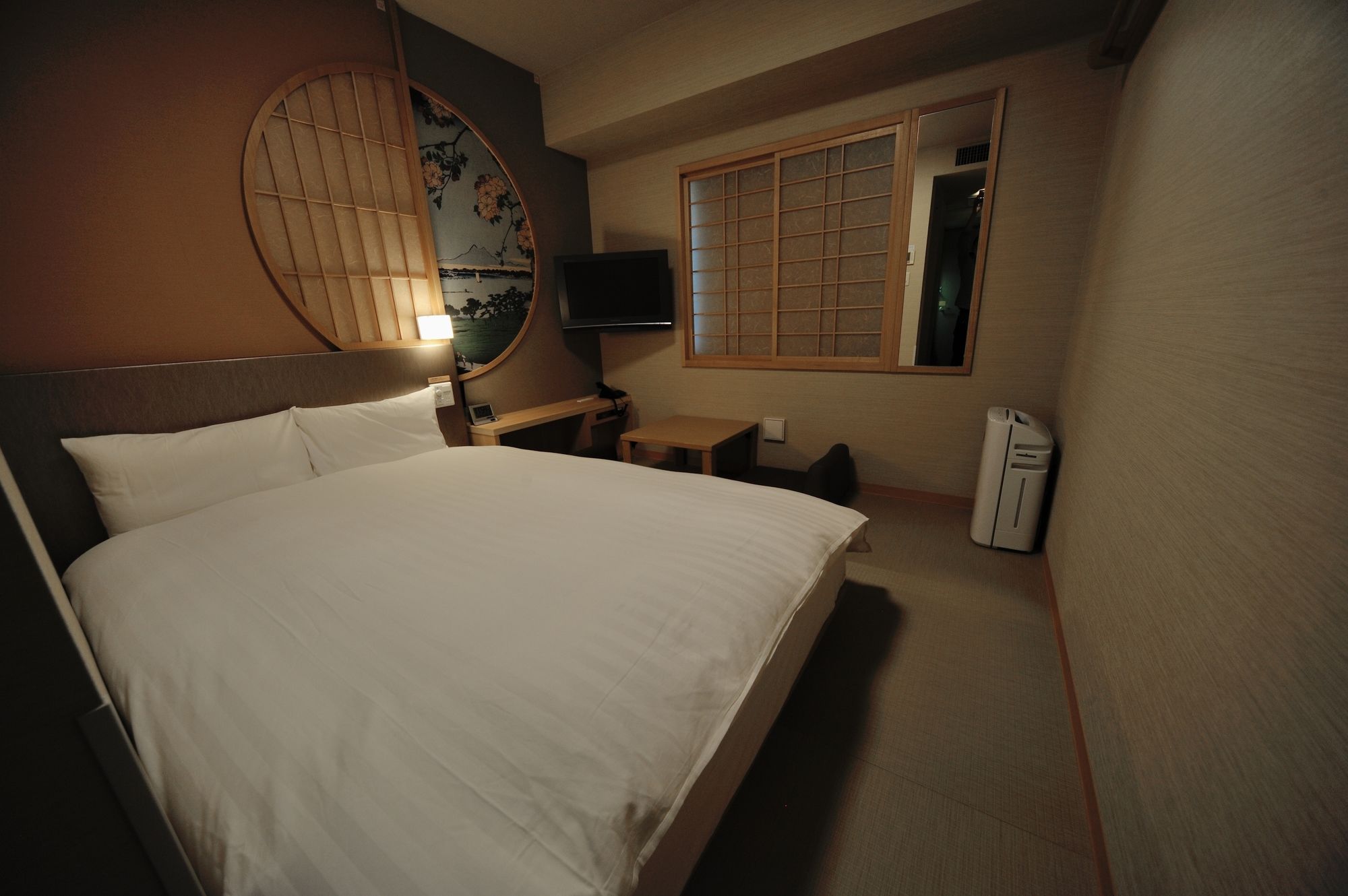 Hamilton Hotel Blue