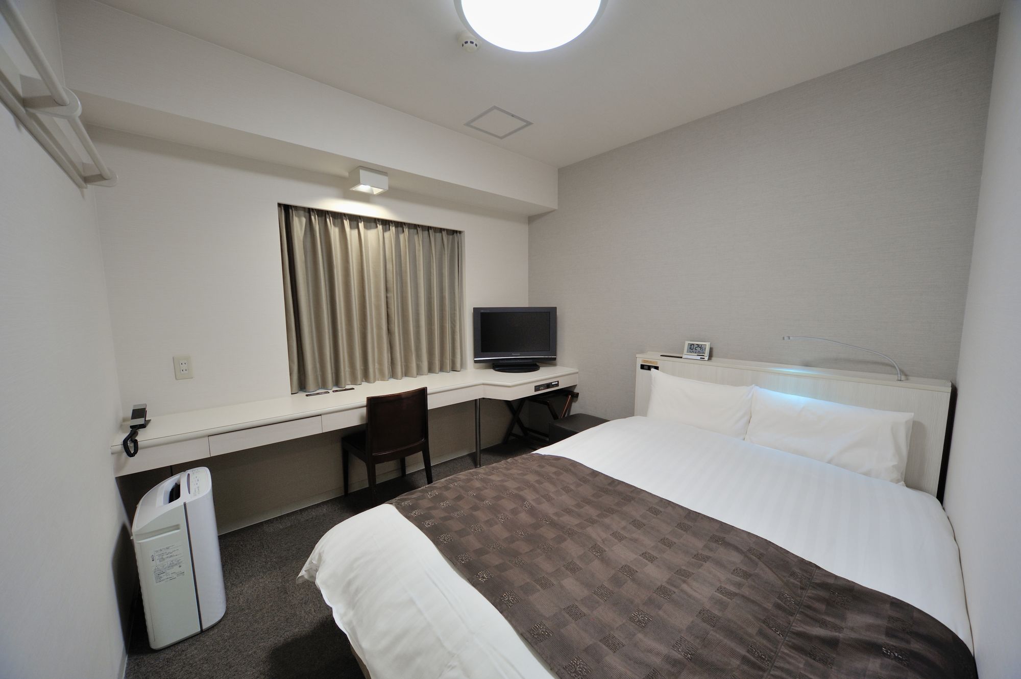 Hamilton Hotel Blue