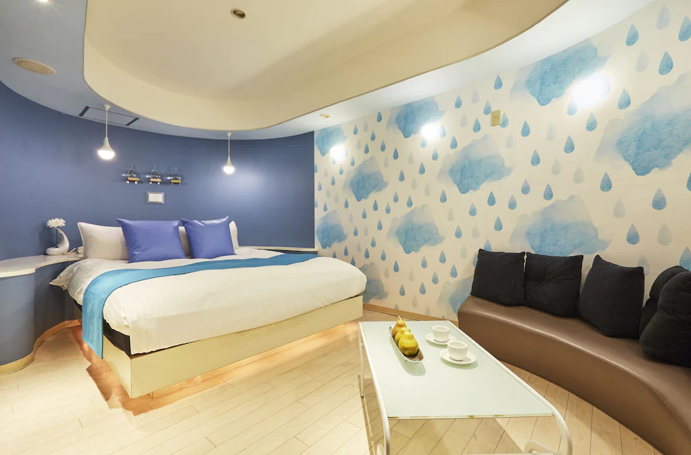 Hotel Love
