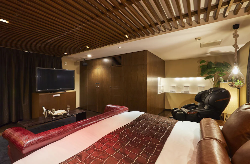 Hotel Love