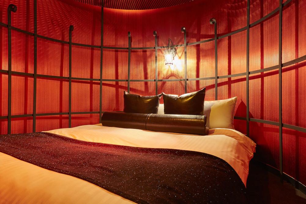 Hotel Love
