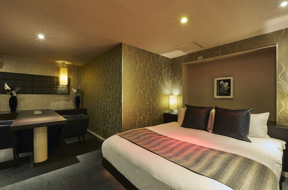Hotel Love