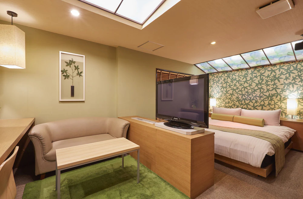 Hotel Love