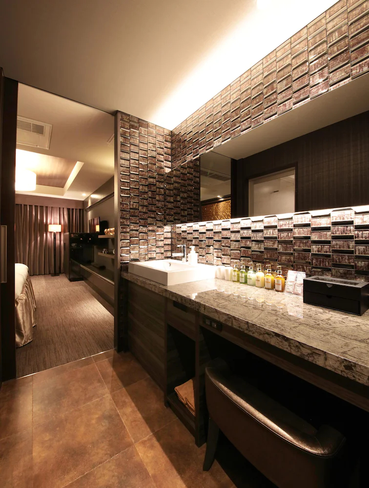N Hotel