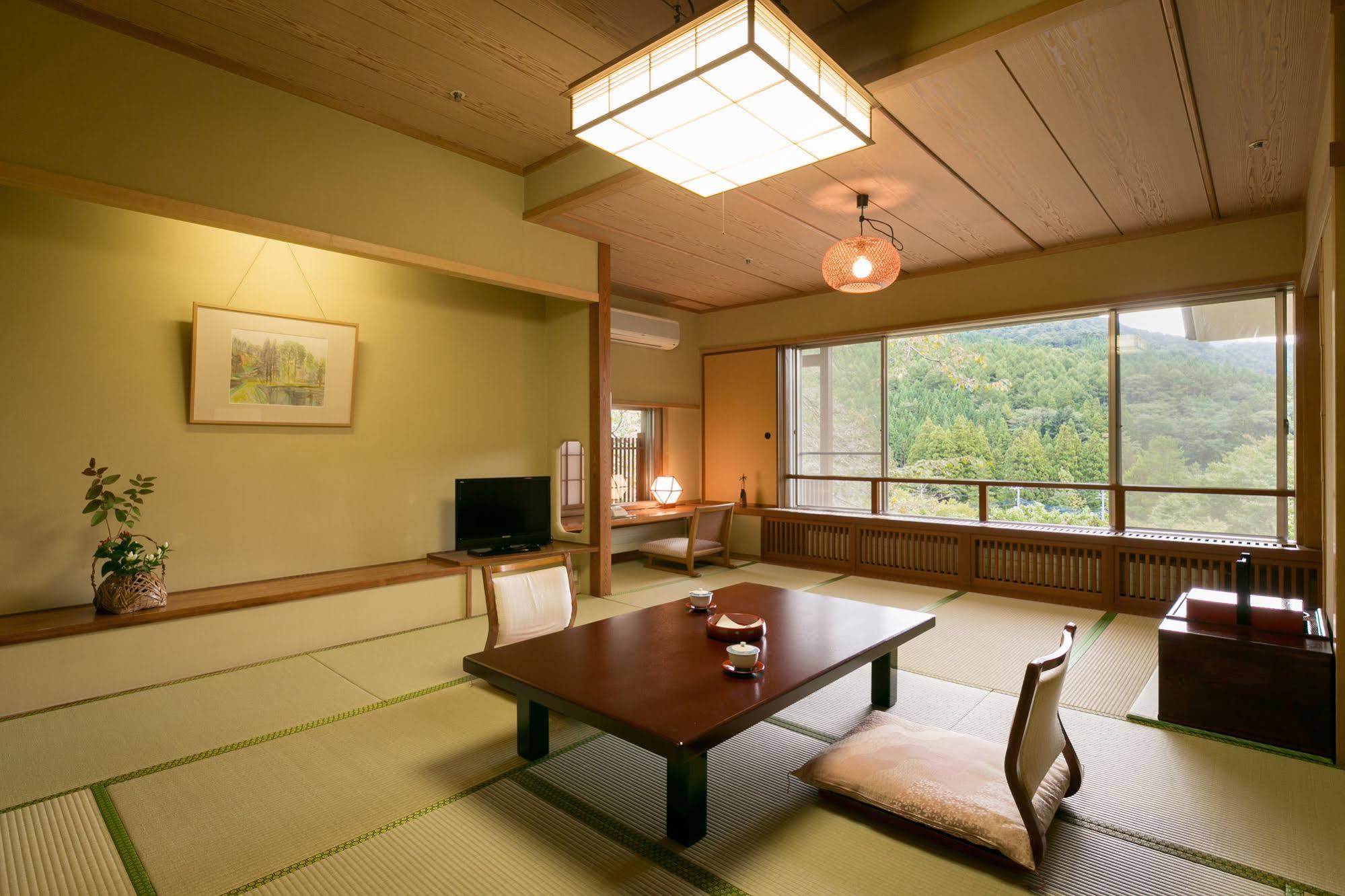 Shima Tamura