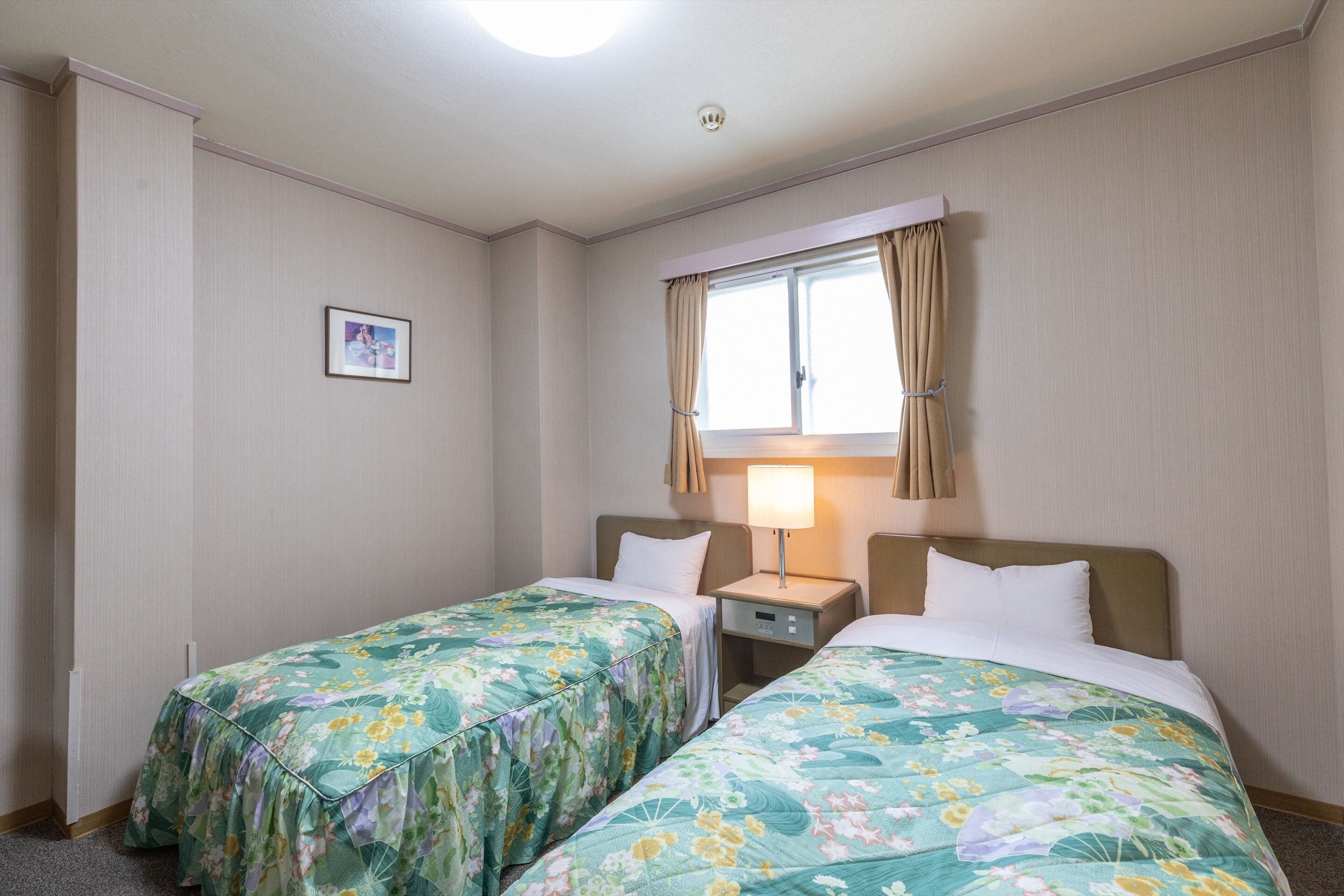 Tabist Business Hotel Takamado Shin-Omiya by OYO