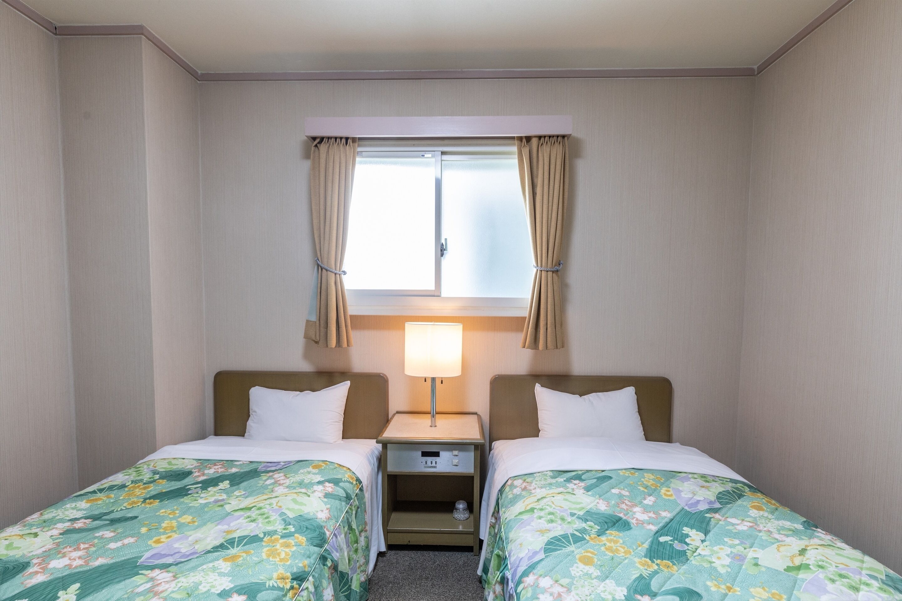 Tabist Business Hotel Takamado Shin-Omiya by OYO