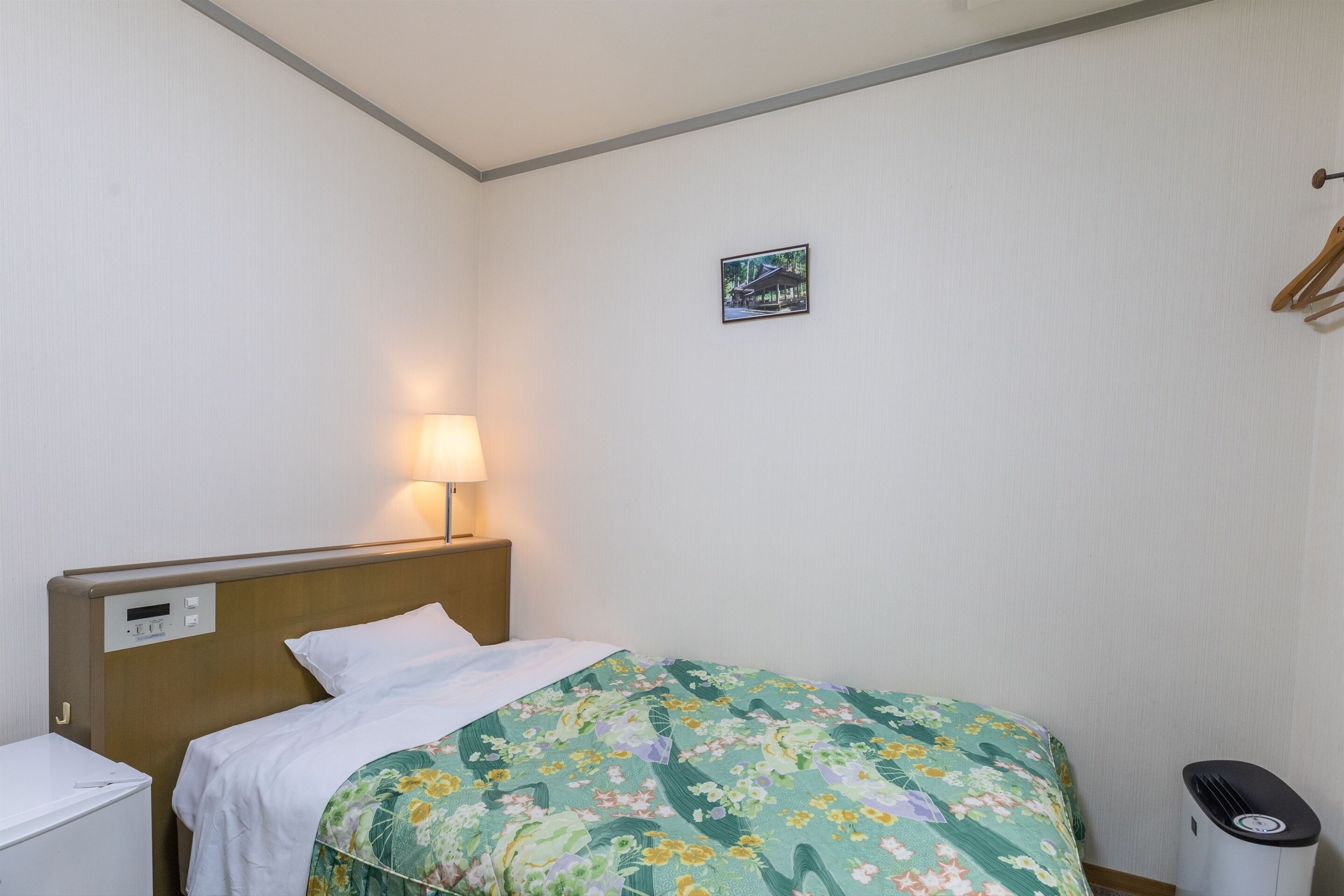 Tabist Business Hotel Takamado Shin-Omiya by OYO