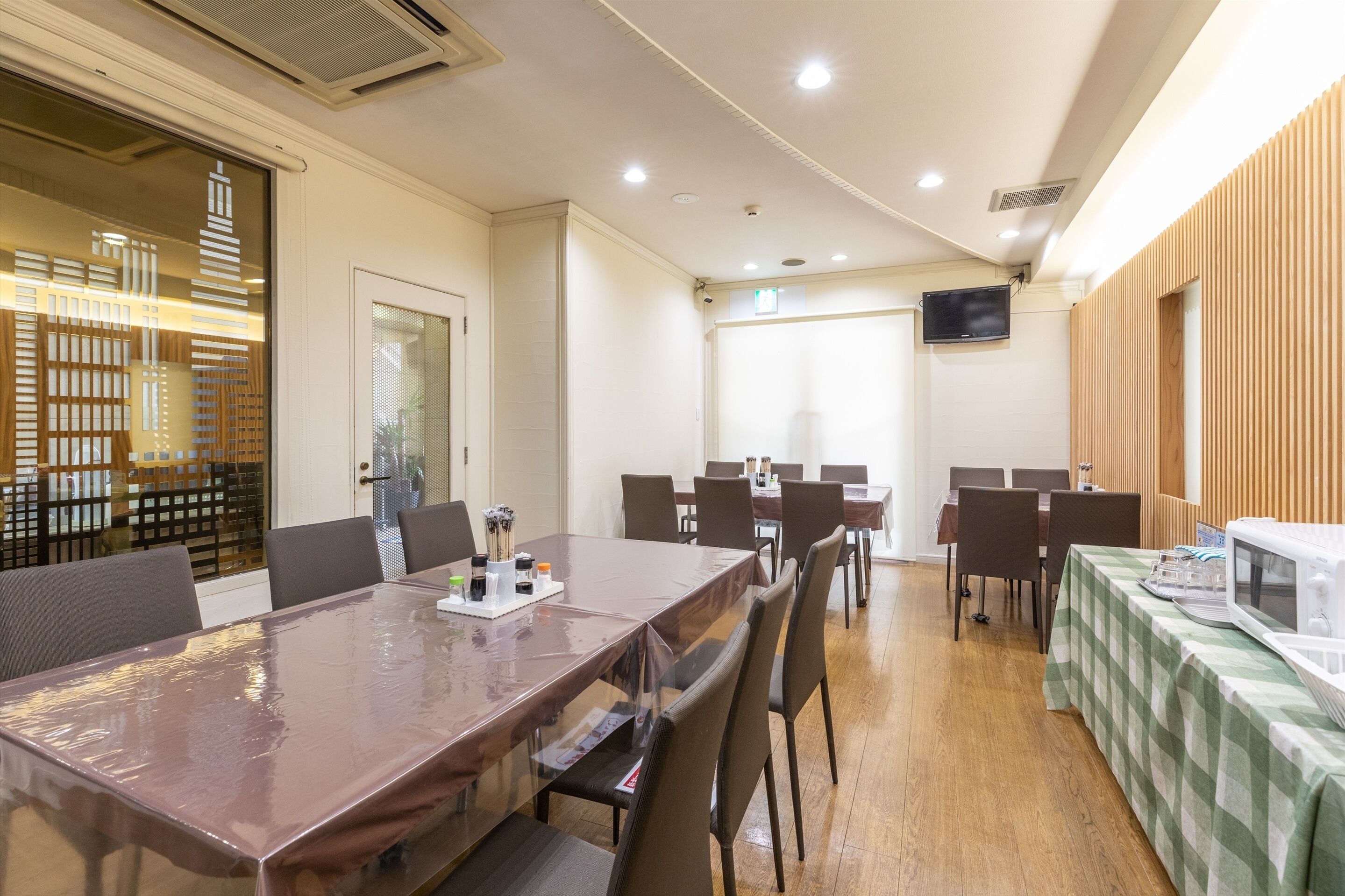 Tabist Business Hotel Takamado Shin-Omiya by OYO