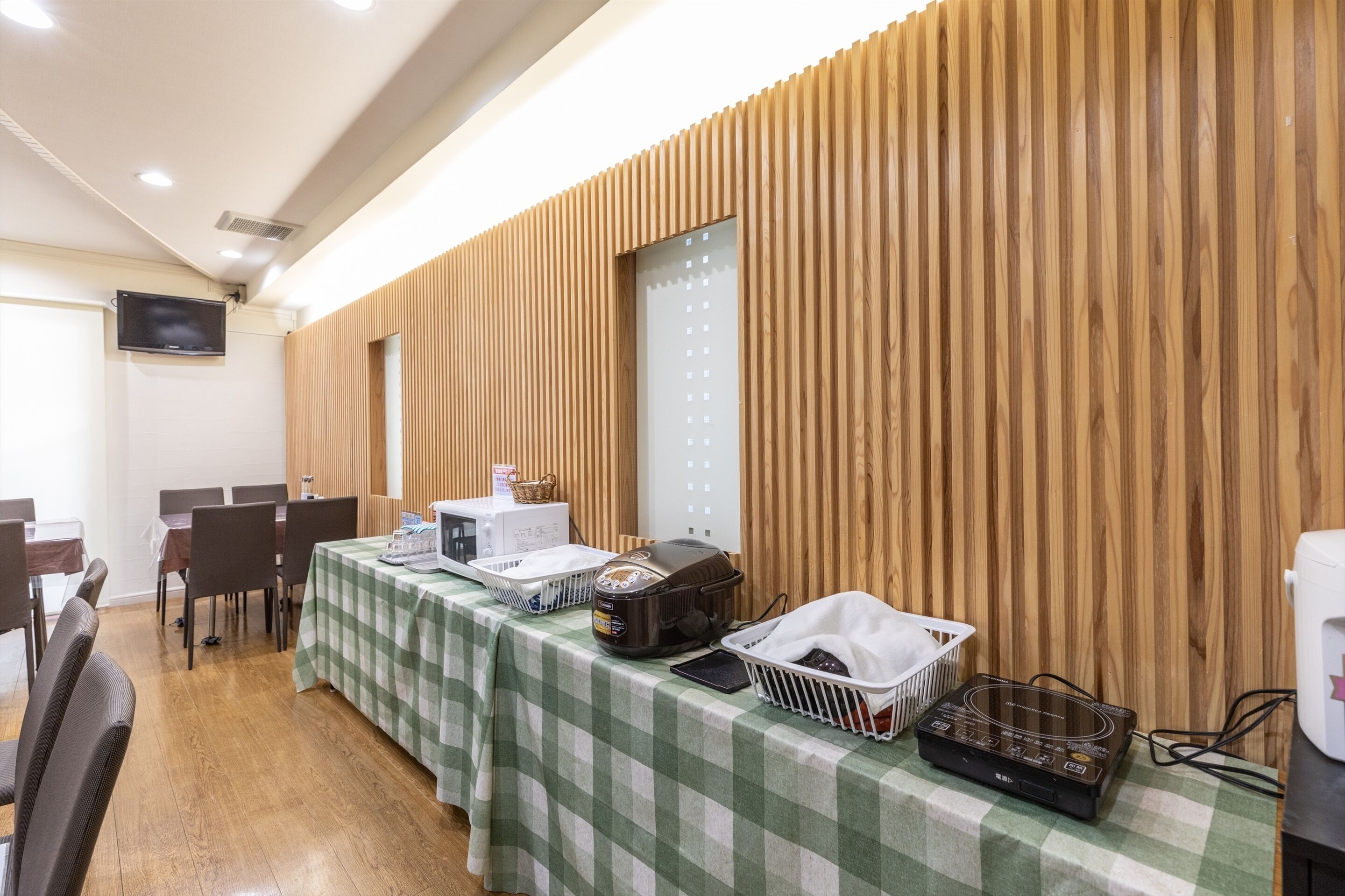 Tabist Business Hotel Takamado Shin-Omiya by OYO