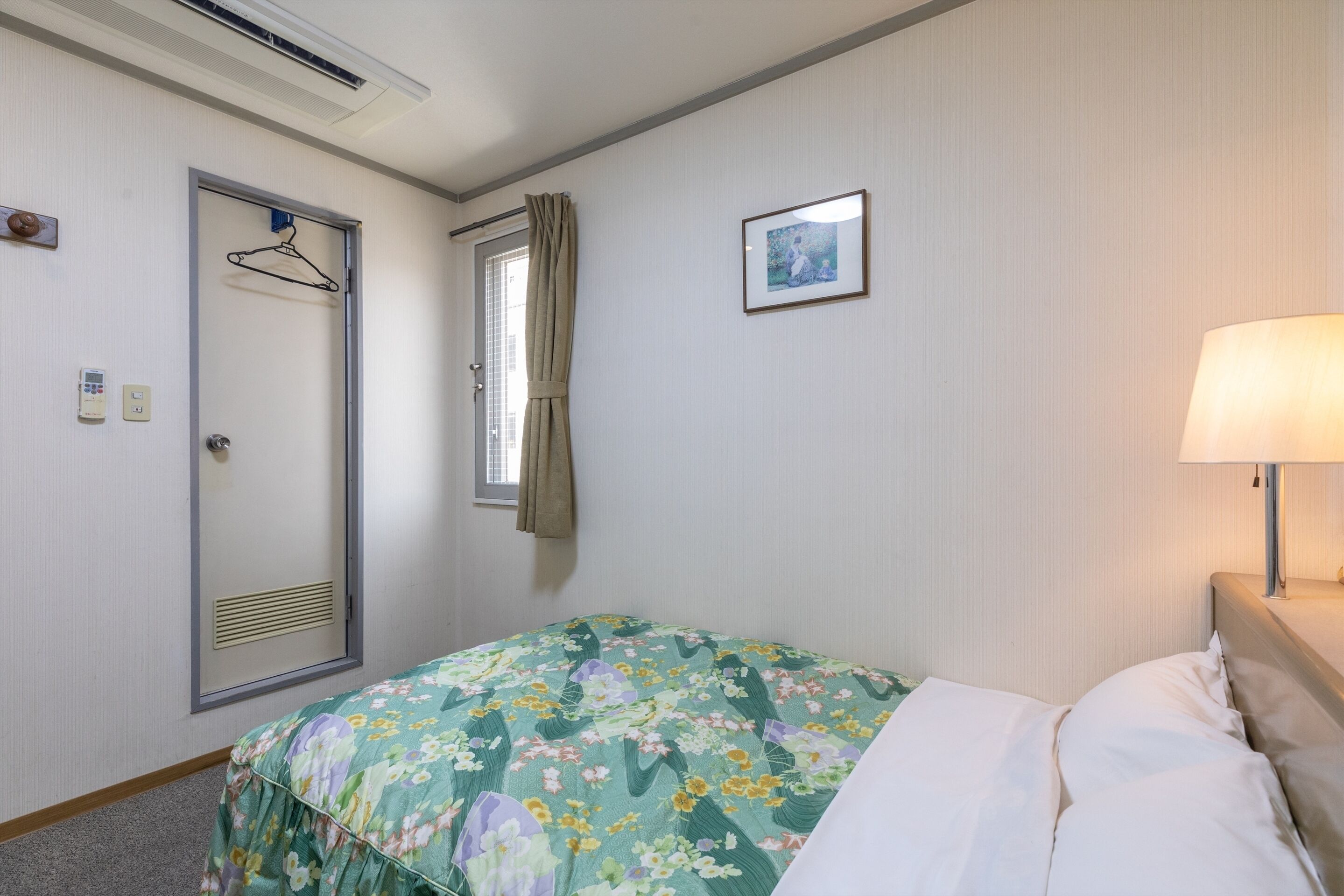 Tabist Business Hotel Takamado Shin-Omiya by OYO