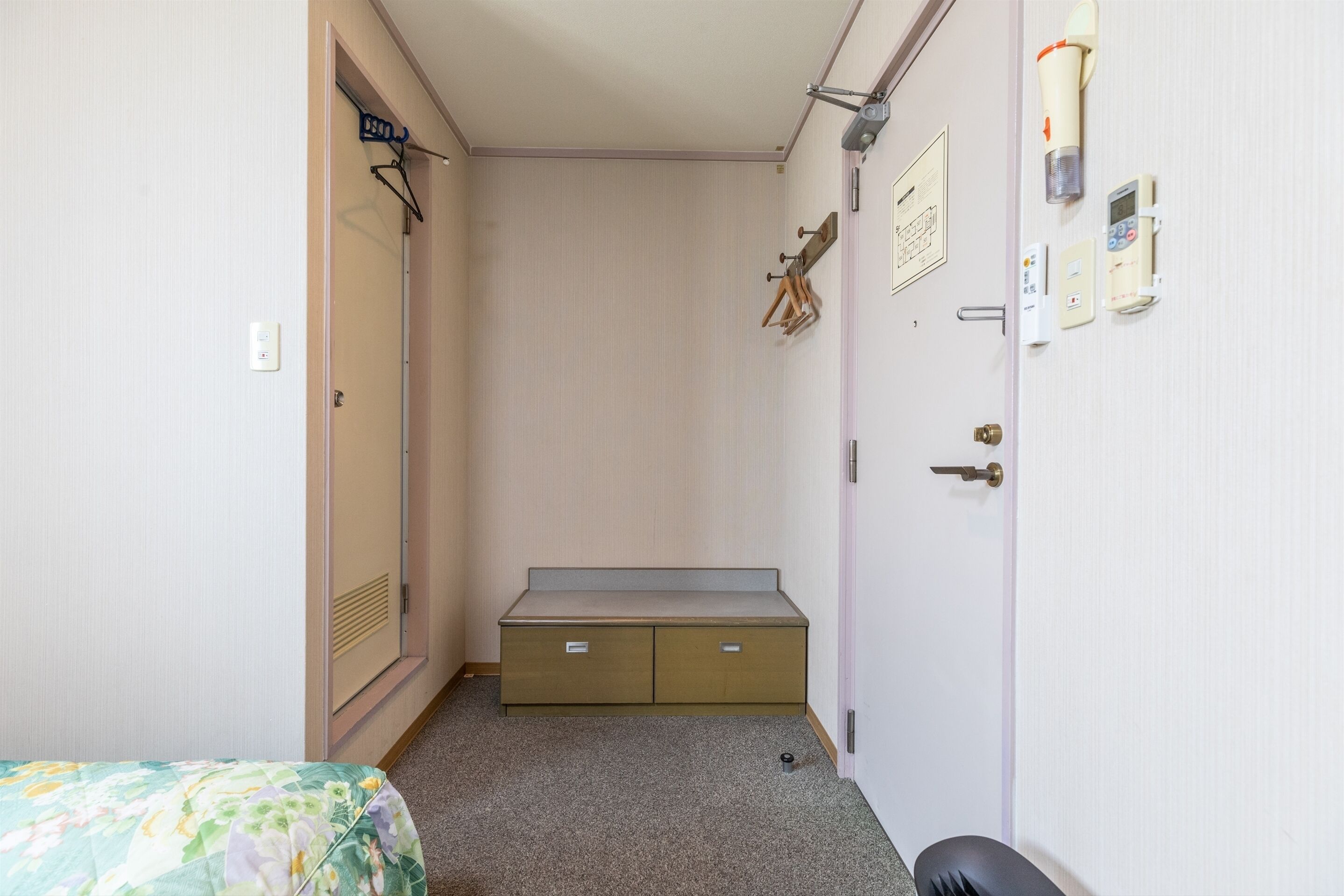 Tabist Business Hotel Takamado Shin-Omiya by OYO
