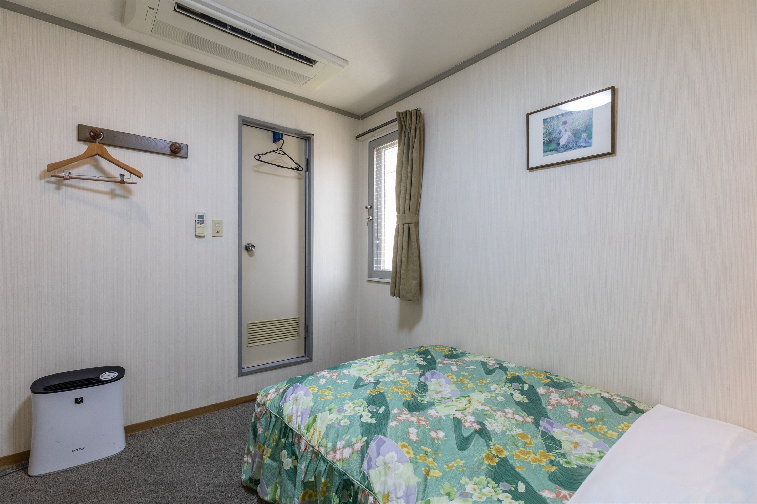 Tabist Business Hotel Takamado Shin-Omiya by OYO