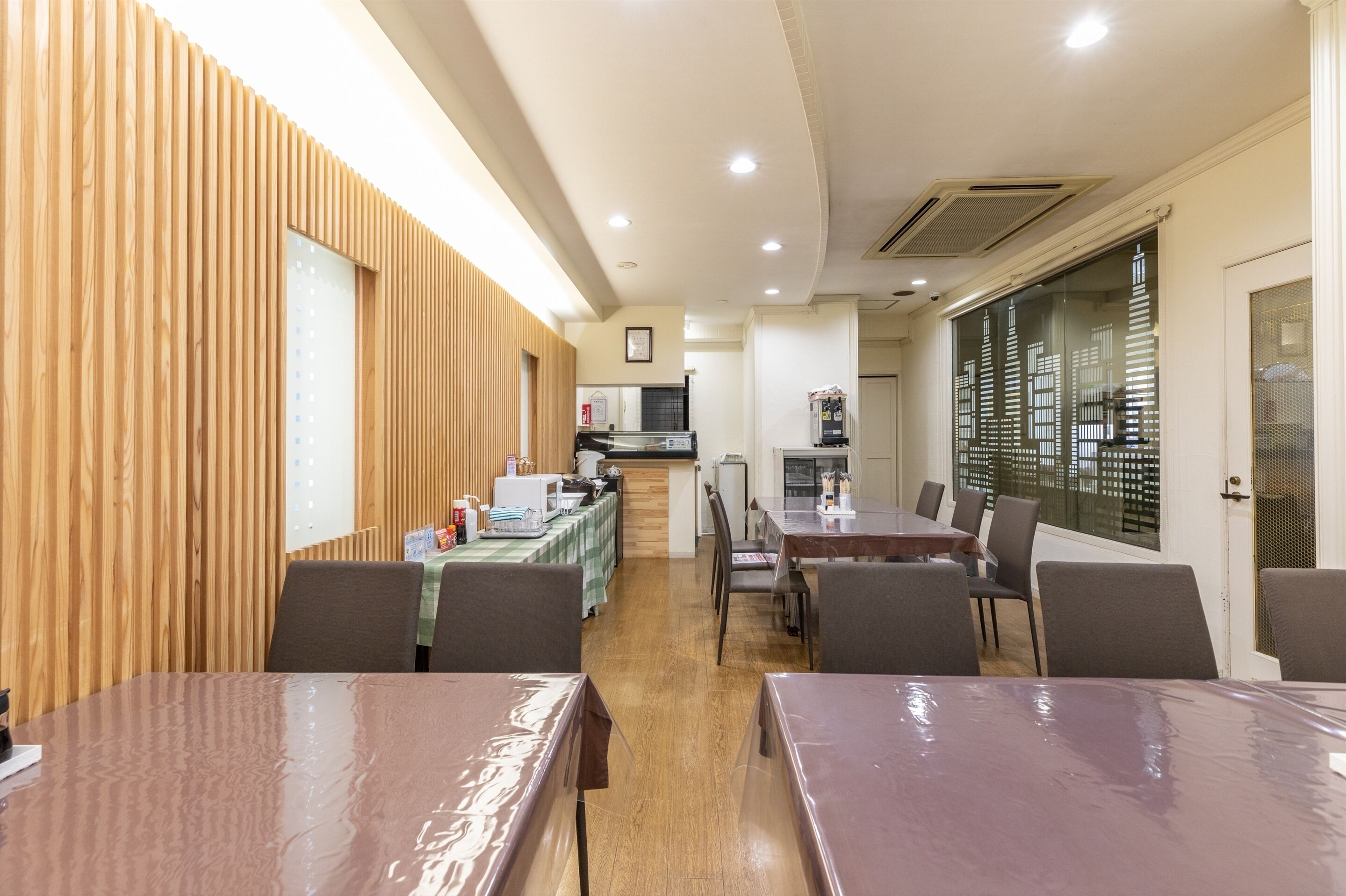 Tabist Business Hotel Takamado Shin-Omiya by OYO