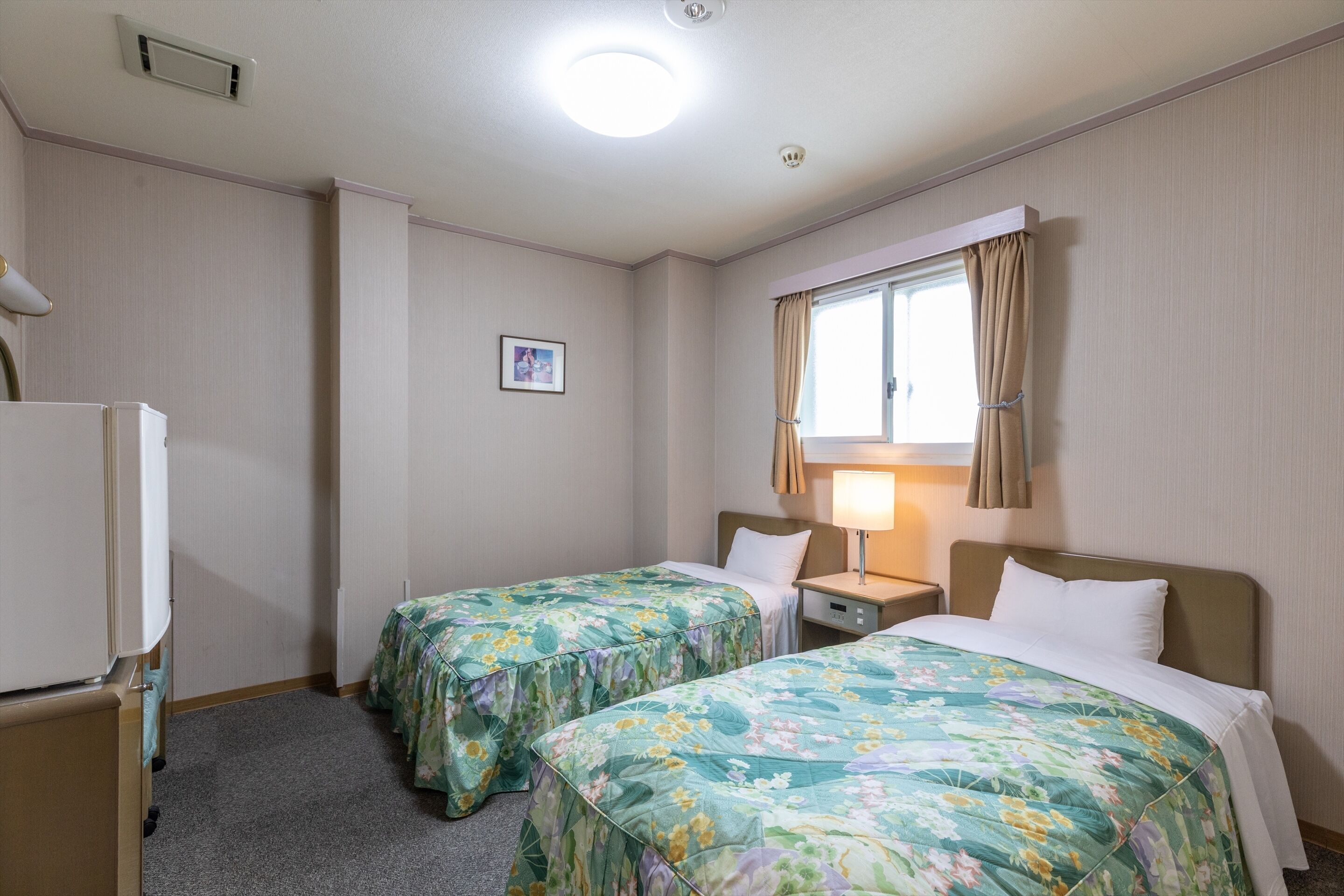 Tabist Business Hotel Takamado Shin-Omiya by OYO