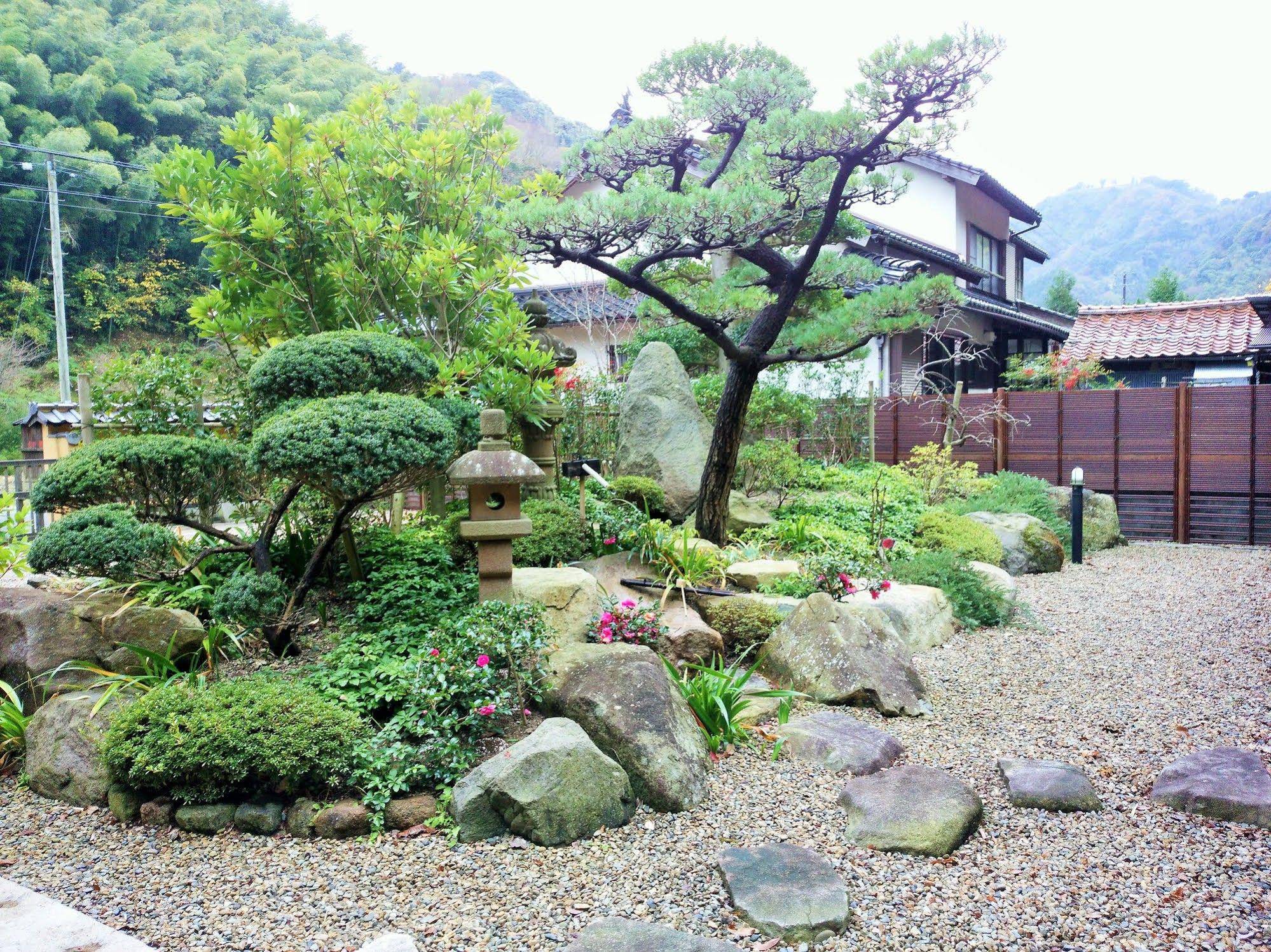 Yuzuriha