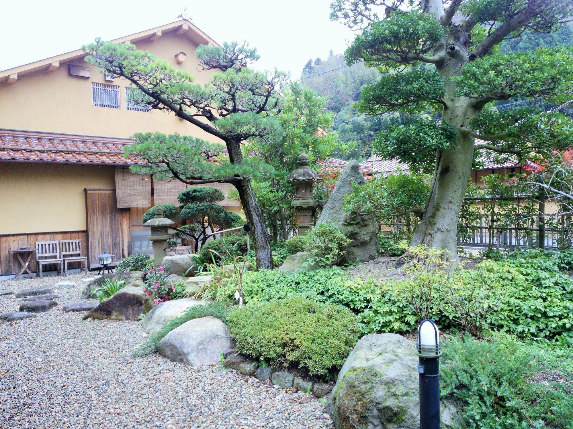 Yuzuriha