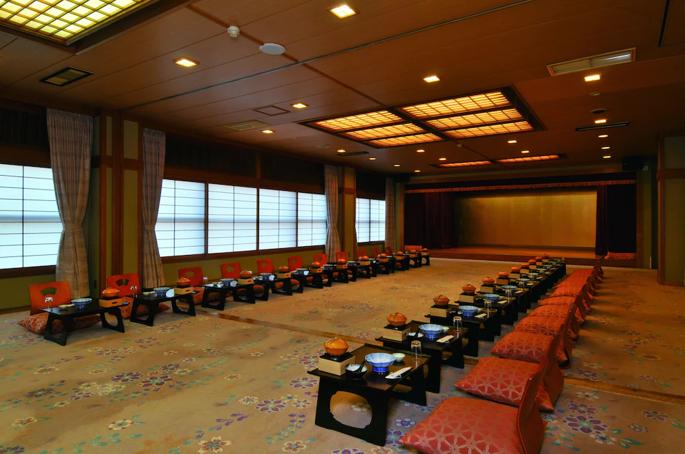 Okazaki New Grand Hotel