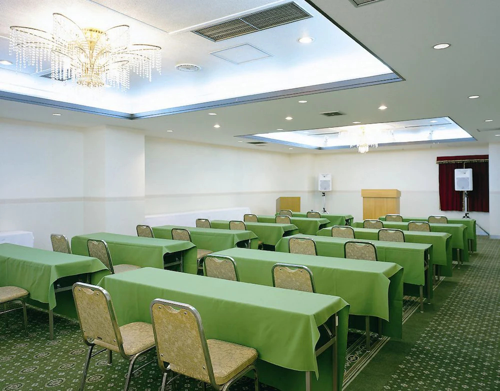 Okazaki New Grand Hotel