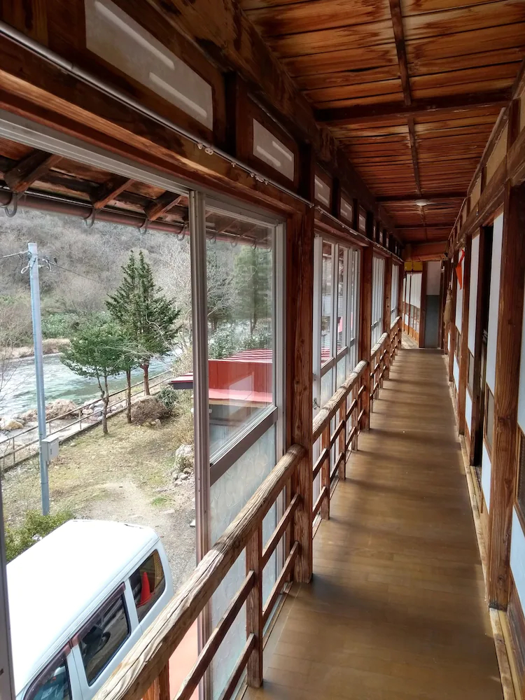 Akiu Canada