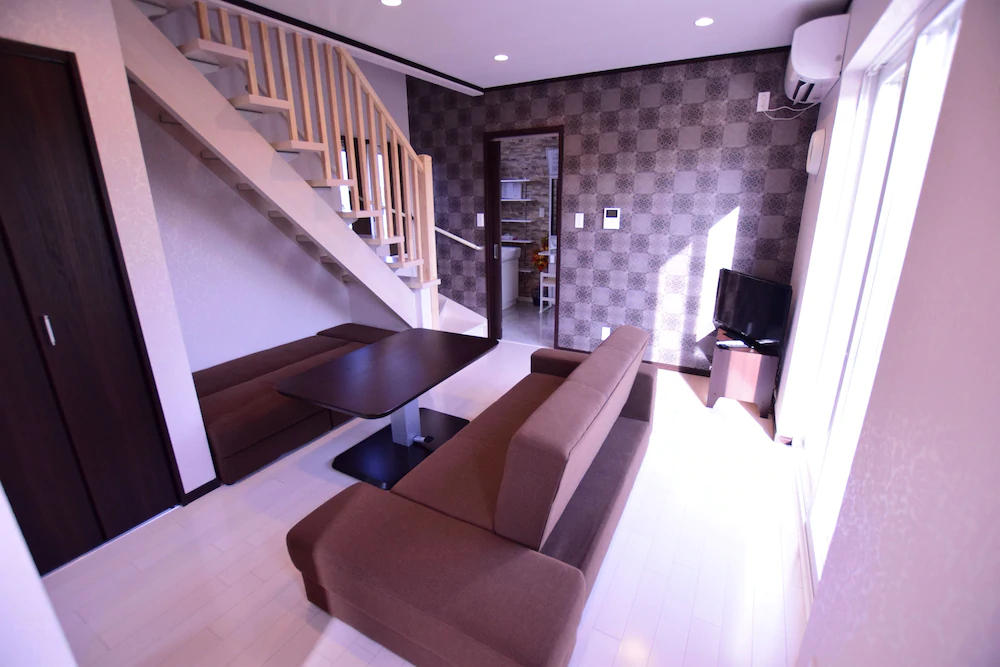 Shirahama House
