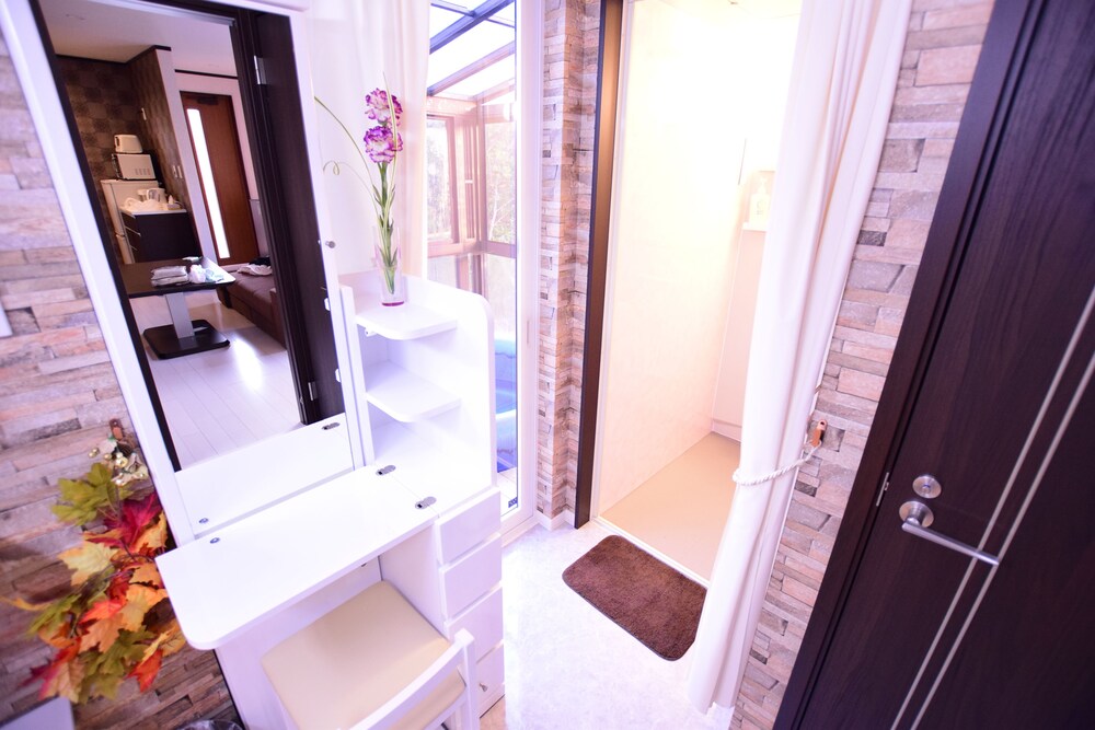 Shirahama House