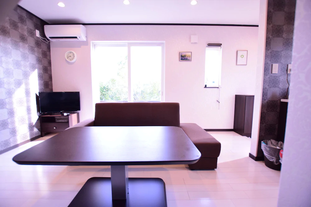 Shirahama House