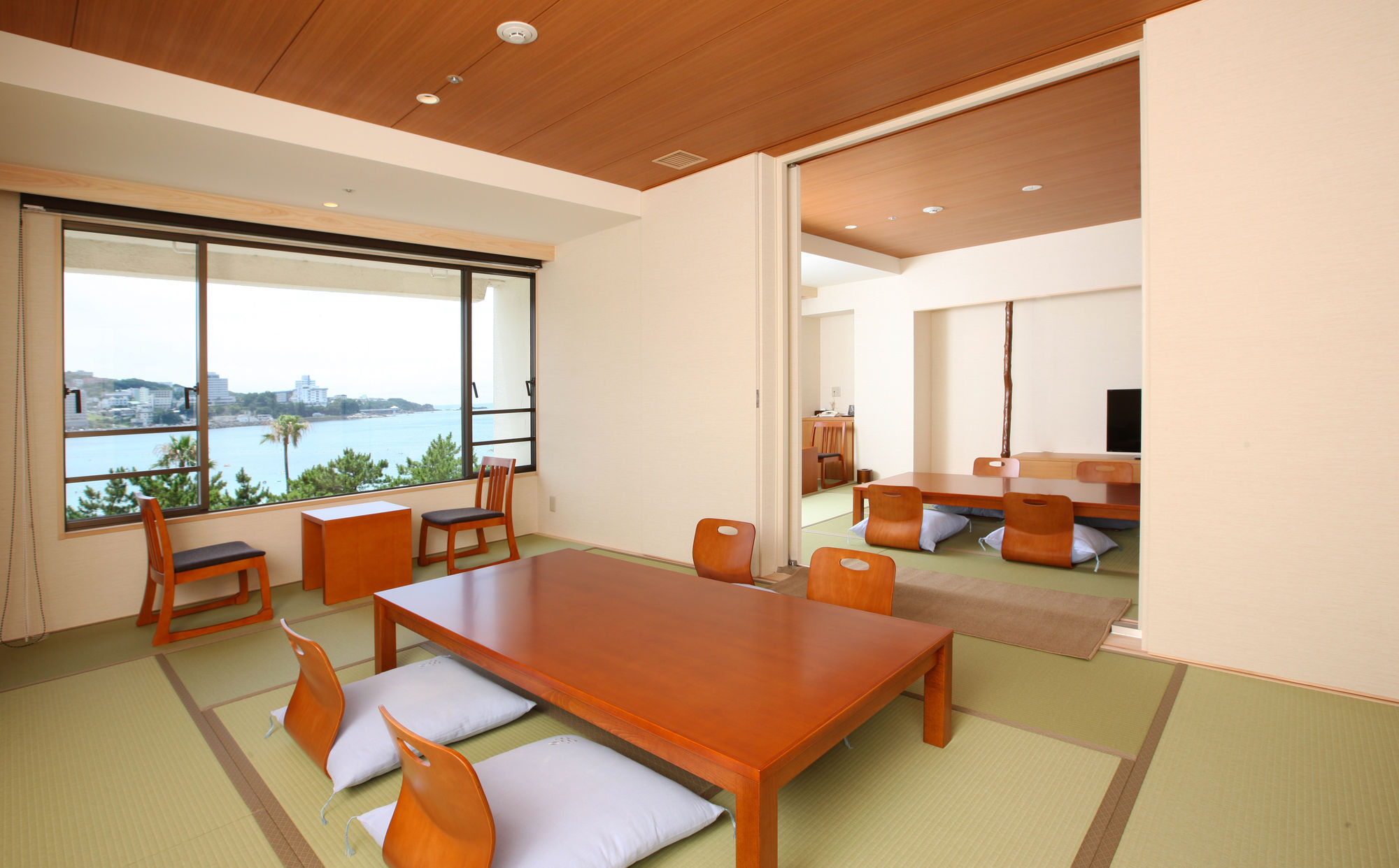 Shiraraso Grand Hotel