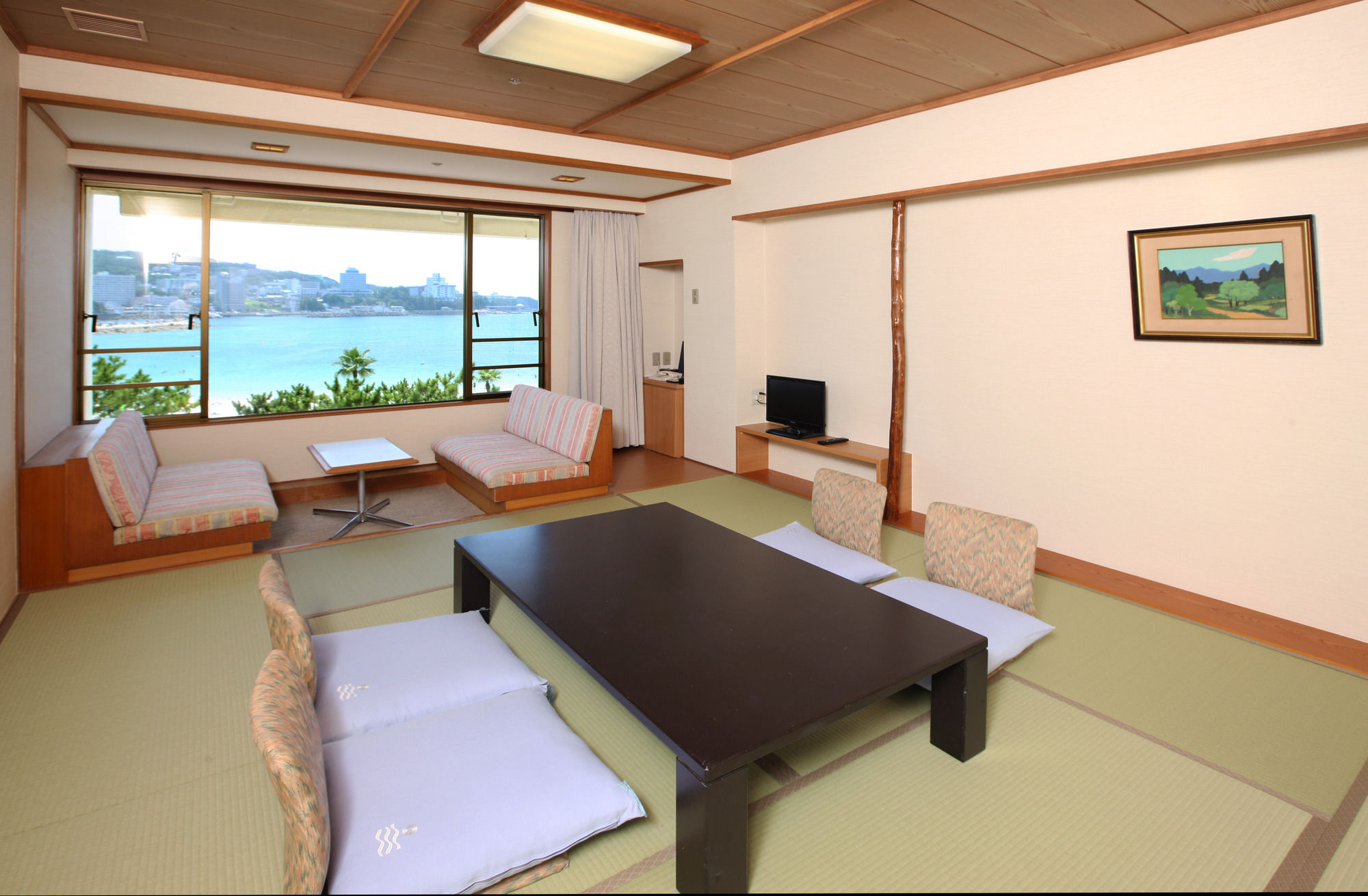 Shiraraso Grand Hotel