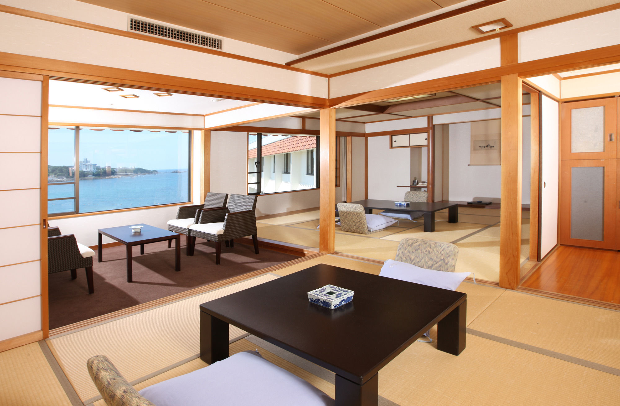 Shiraraso Grand Hotel
