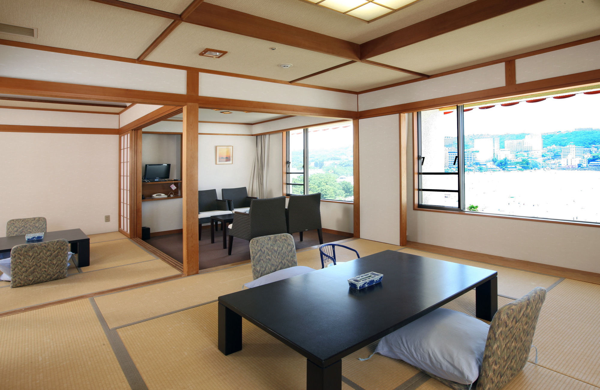 Shiraraso Grand Hotel