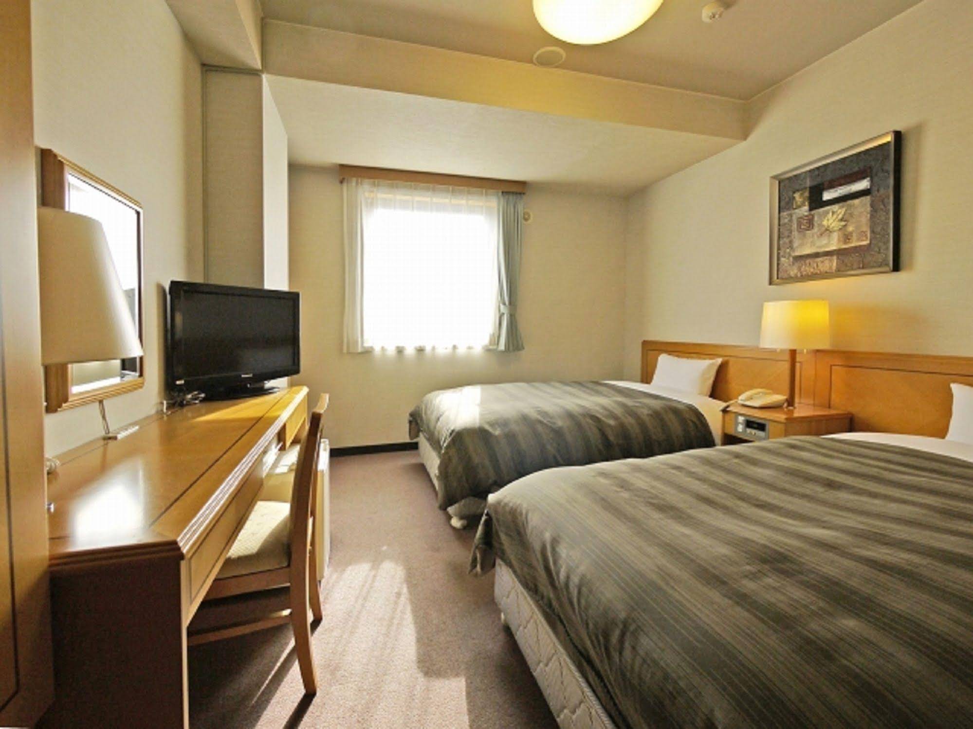 Hotel Route Inn Shin-Shirakawa Eki Higashi