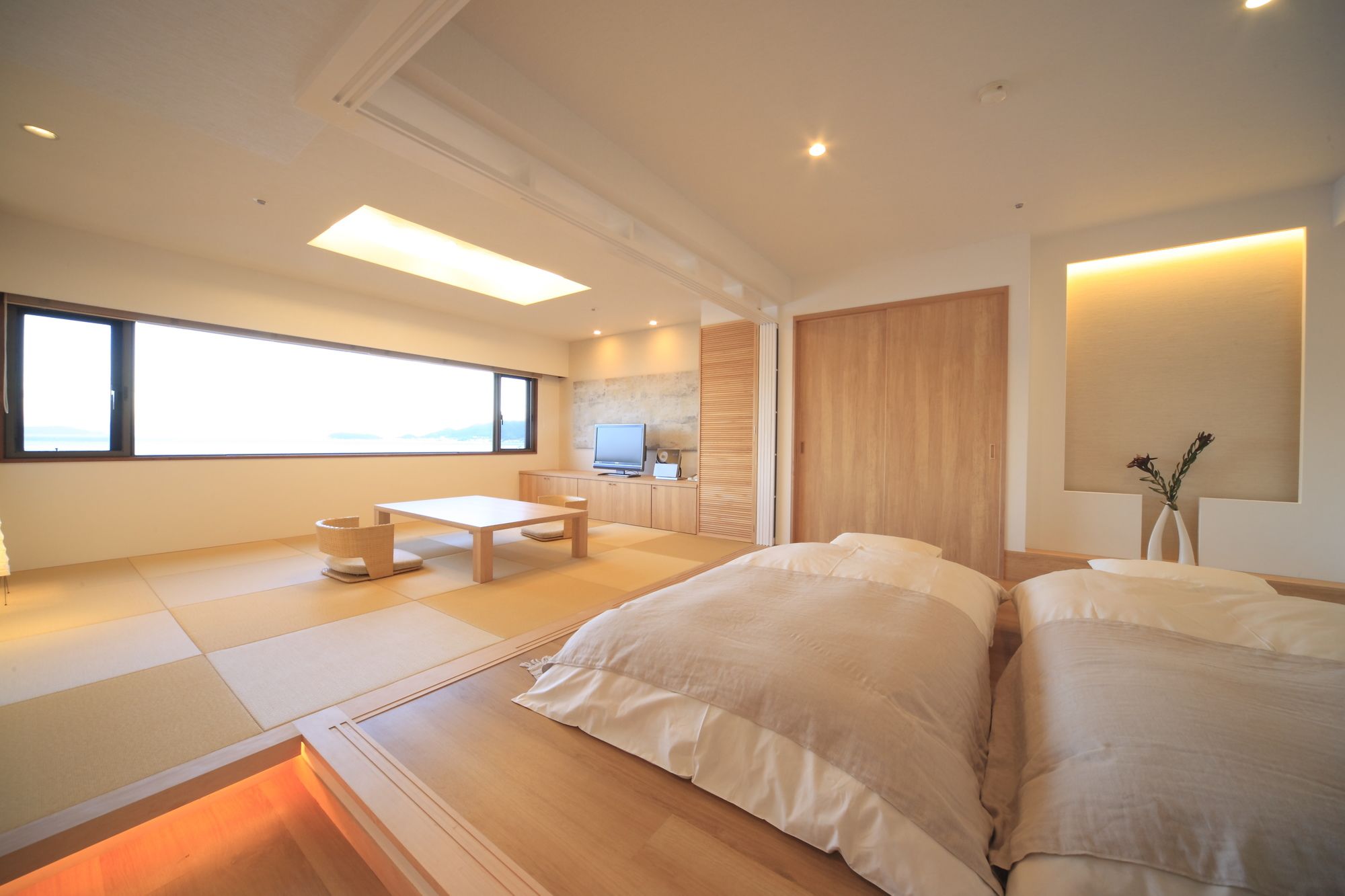 Awaji International The Sun Plaza