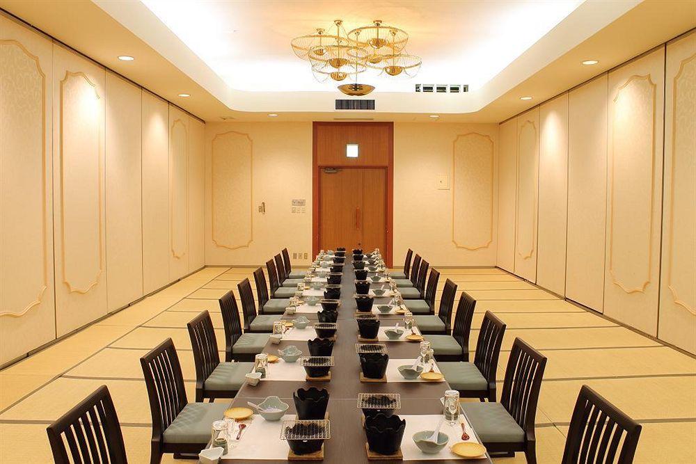 Suwa Lakeside Hotel