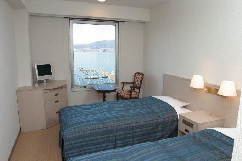Suwa Lakeside Hotel