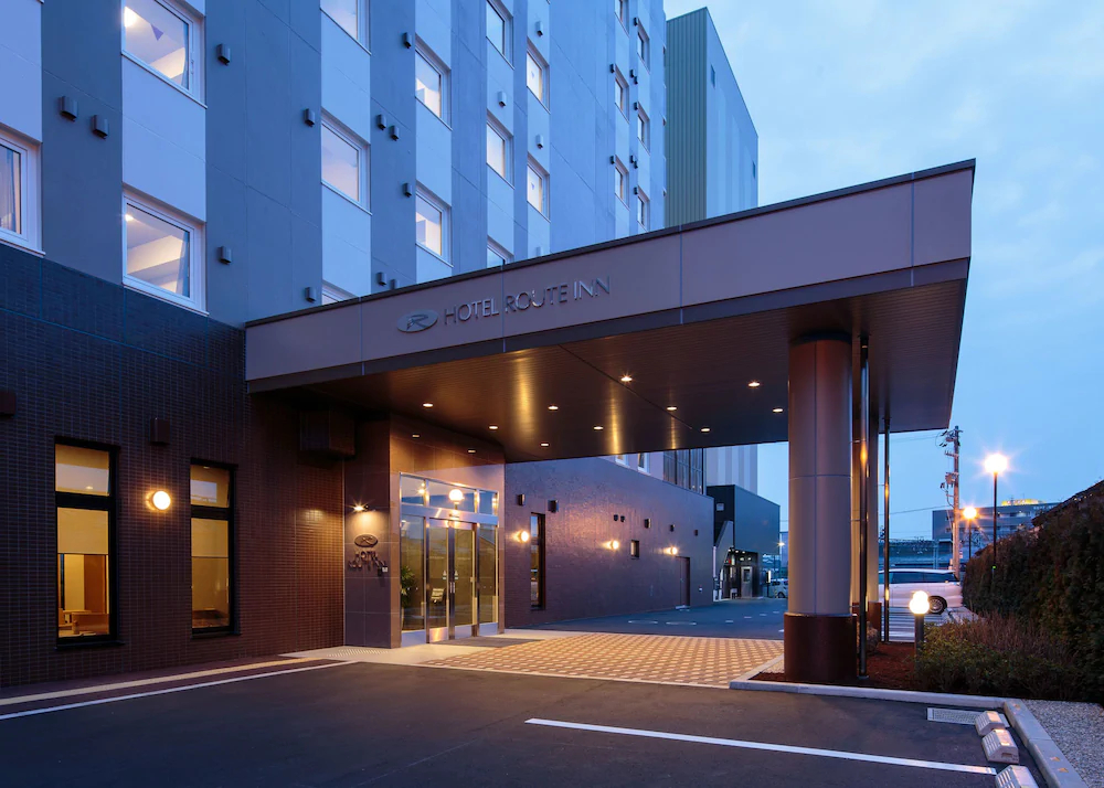 Hotel Route-Inn Takaoka Ekimae