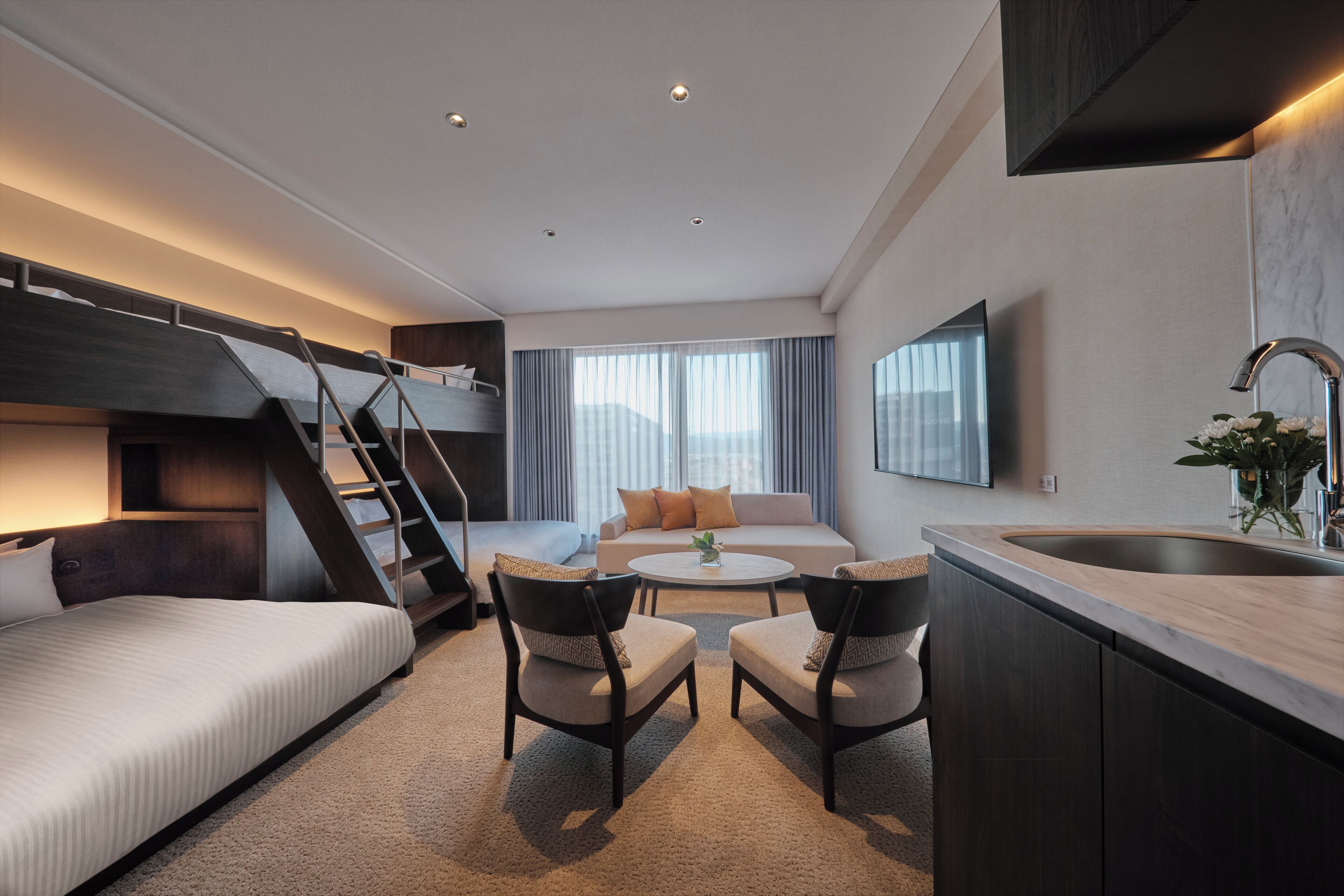 Fav Hotel Hidatakayama East